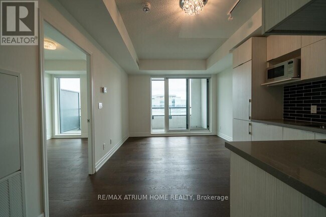 Photo du bâtiment - 10 Rouge Valley Dr W