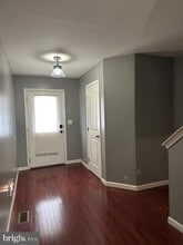 Building Photo - 6402 Creekbend Dr