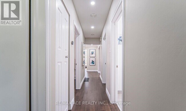 Photo du bâtiment - 98 Canlish Rd