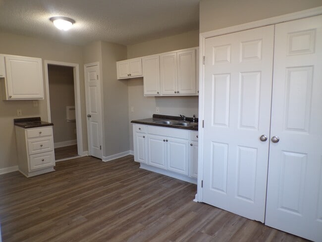 Building Photo - 200 23rd St SW