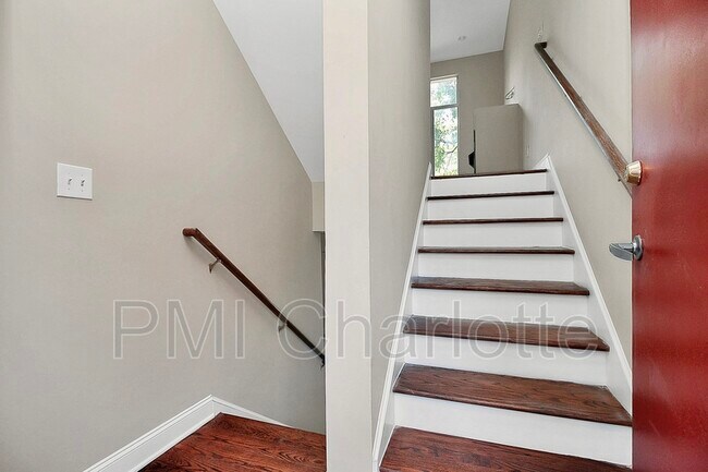 Photo - 2040 Atherton Heights Ln Townhome