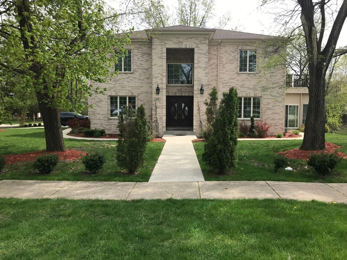 Foto principal - 105 Thacker St W
