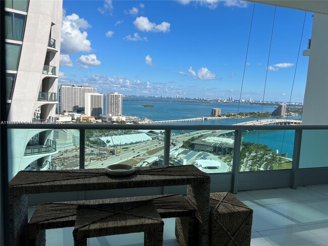 Building Photo - 900 Biscayne Blvd