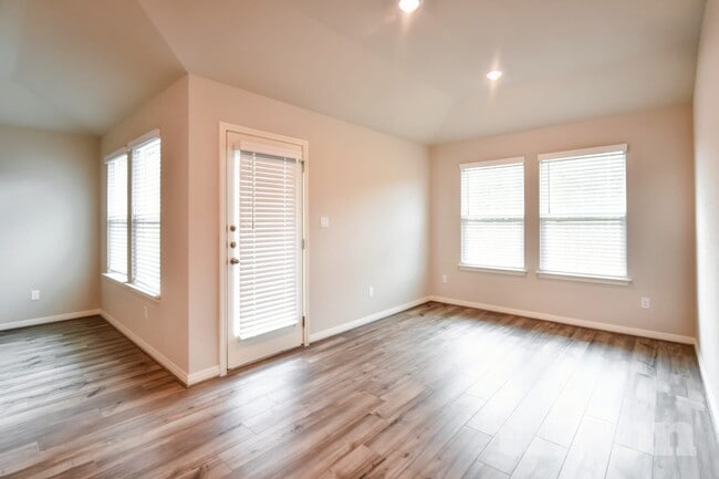 Foto del edificio - 13523 Emerson Wy