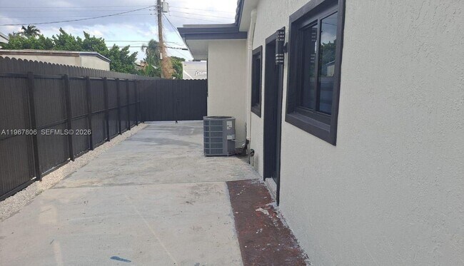 Foto del edificio - 4055 SW 103rd Ave