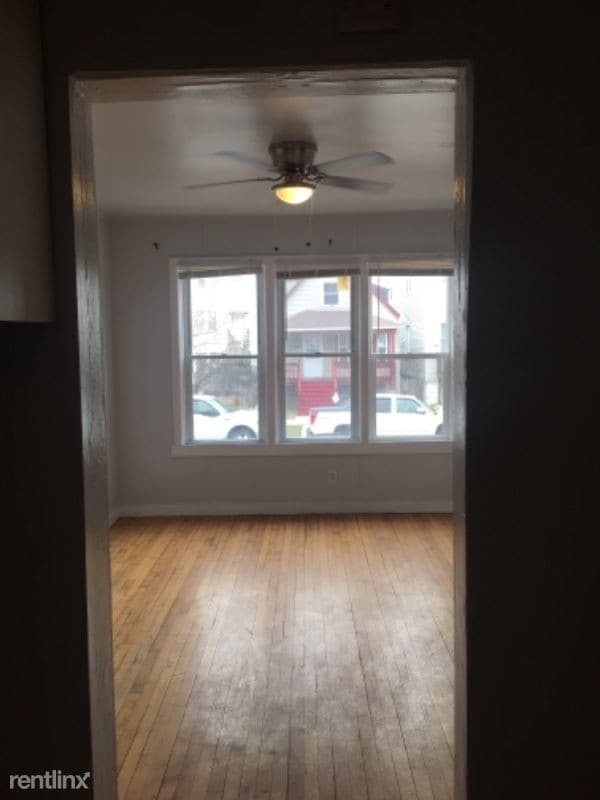 Building Photo - 1317 S 49th Ct