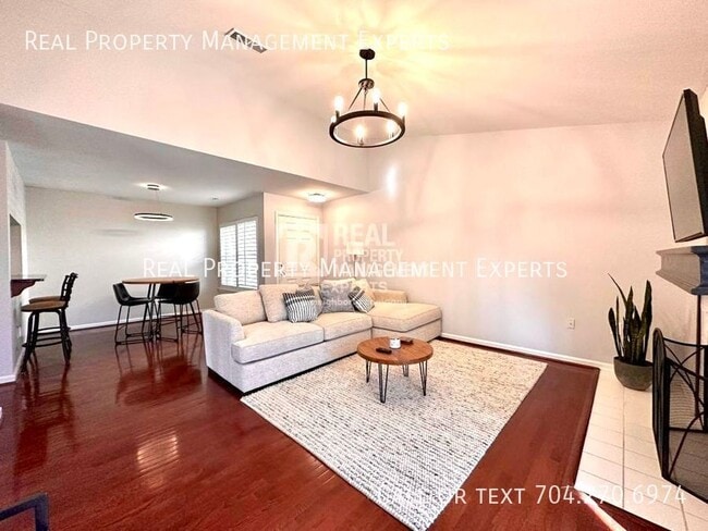 Foto del edificio - 5011 Sharon Rd