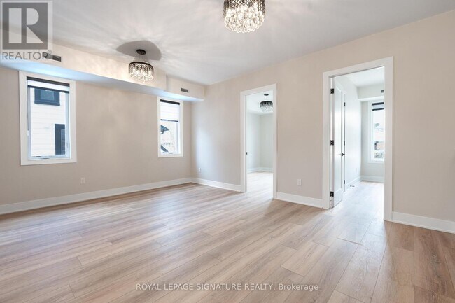 Building Photo - 5 Mill St N