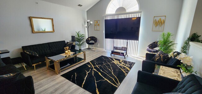 Foto del edificio - 7869 Ambassador Dr