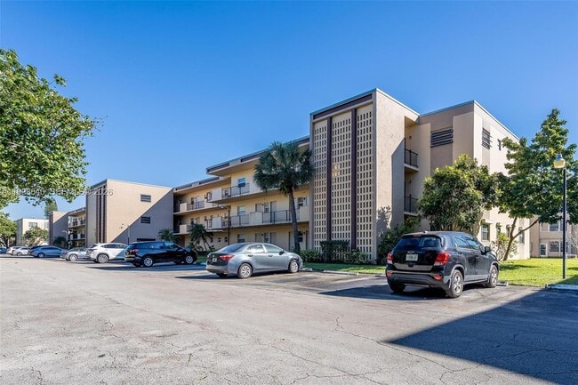 Building Photo - 200 Ashbury Rd
