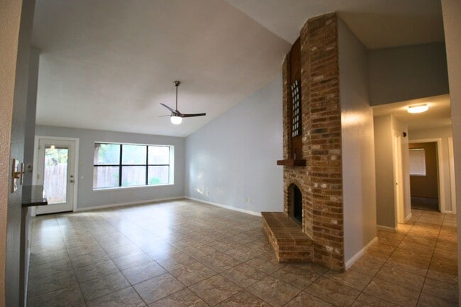 Building Photo - 9347 Laurel Grove
