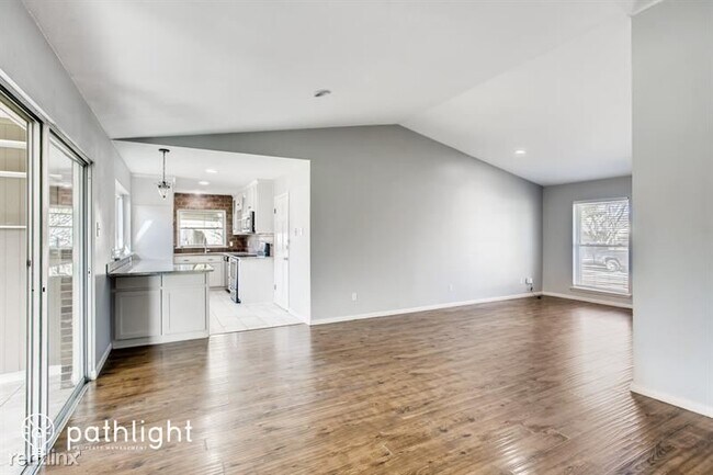 Foto del edificio - 3 br, 1.5 bath House - 107 Wake Dr.