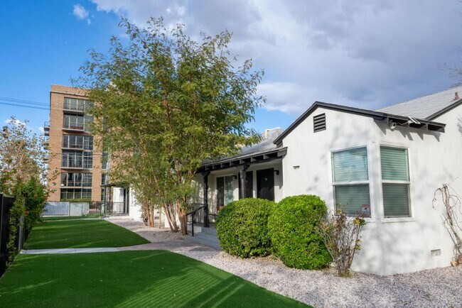 Foto del edificio - Beautiful 1-Bedroom Available