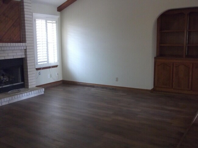 Building Photo - 1814 Marlys Larson St