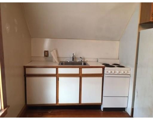 Primary Photo - 32 Barnum St