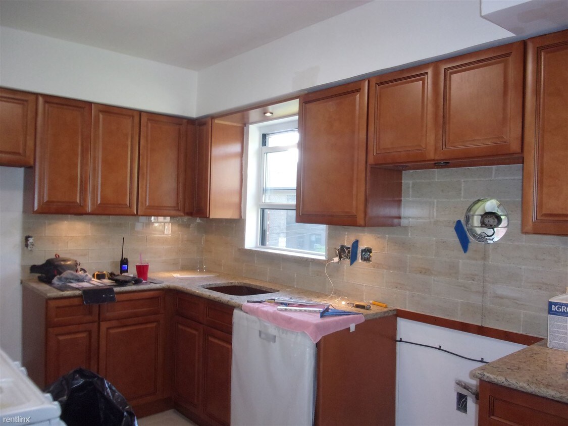 Primary Photo - 2248 76th St