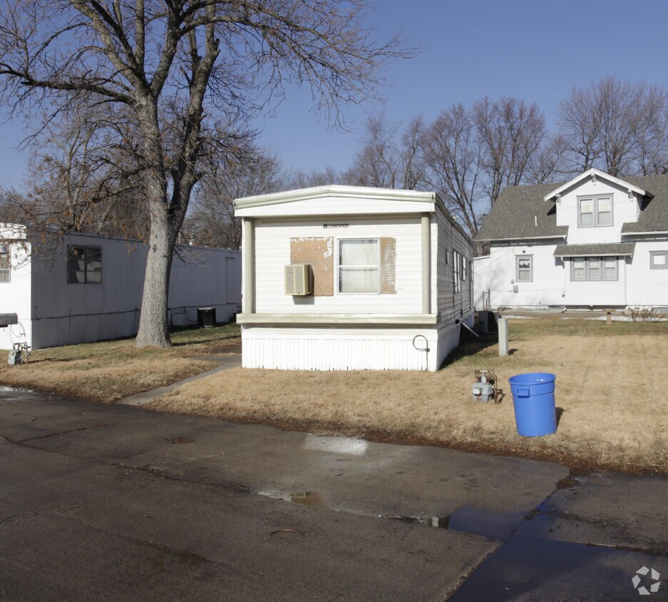 Building Photo - Garden Valley Manufactured Home Community