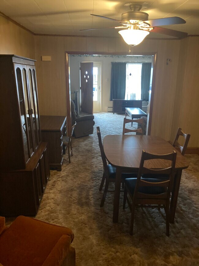 Foto del edificio - 136 N Mill St