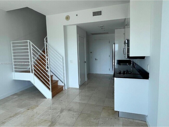 Foto del edificio - 60 SW 13th St