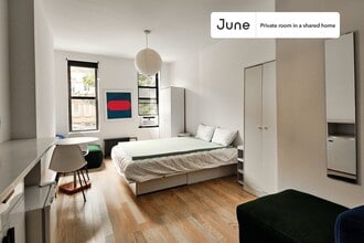 Building Photo - Private bedroom in 3 bed/3 bath Home