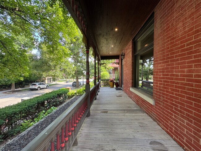 Foto del edificio - 3011 Grand Ave