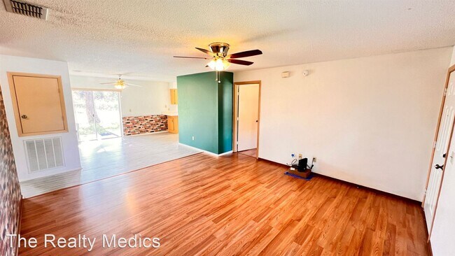 Building Photo - 3 br, 2 bath House - 3929 Dauphine St