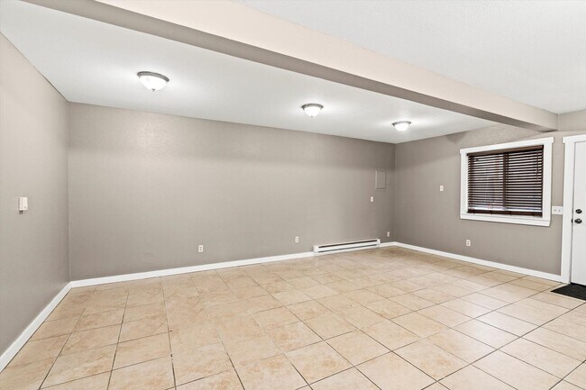 Foto del edificio - 2 bed 1 Bath Burien House with in unit laundry