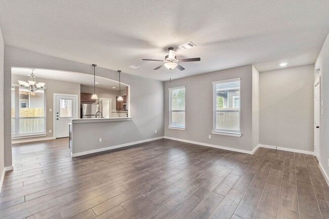 Building Photo - Duplex Conroe