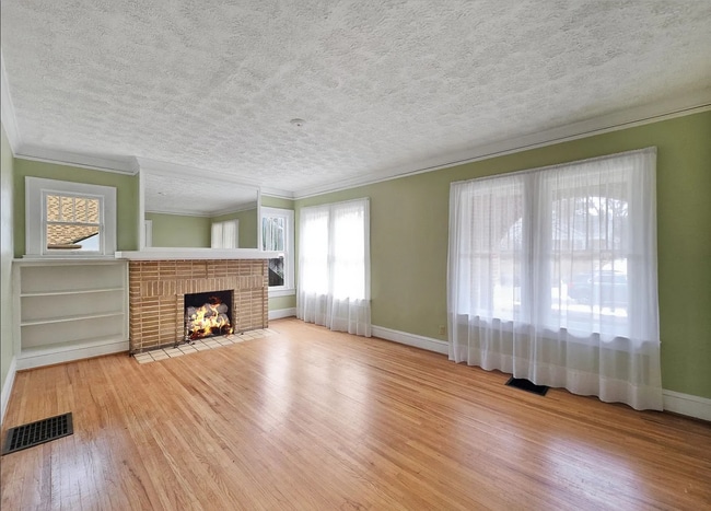 Building Photo - 1391 Jefferson Ave