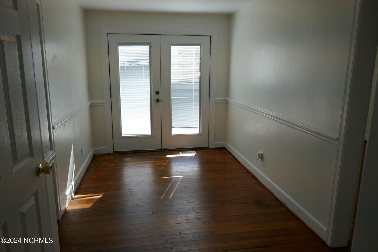 615 Cedar St, Elizabeth City, NC 27909 House Rental in Elizabeth City