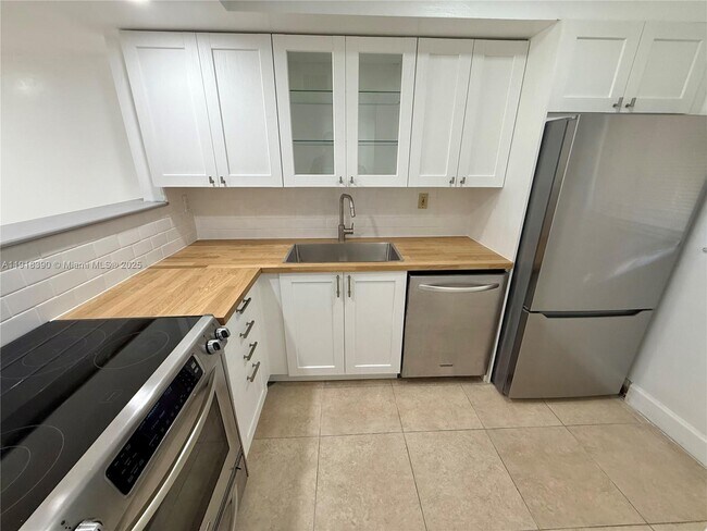 Foto del edificio - 4600 SW 67th Ave