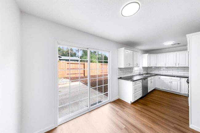 Foto del edificio - 7748 Wachtel Way