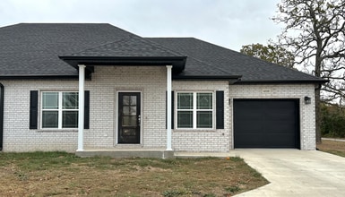 Building Photo - 6032 Foliage Rd