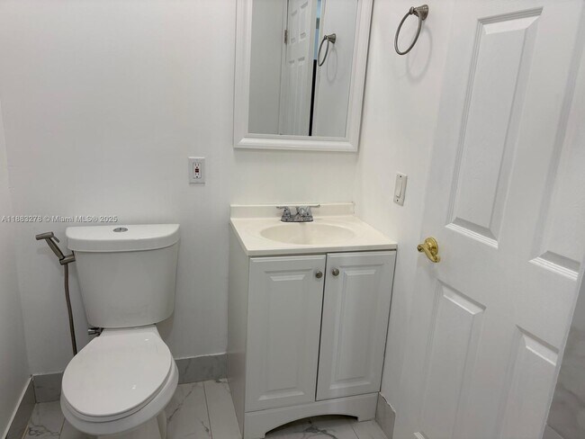 Foto del edificio - 2347 NW 107th Ave