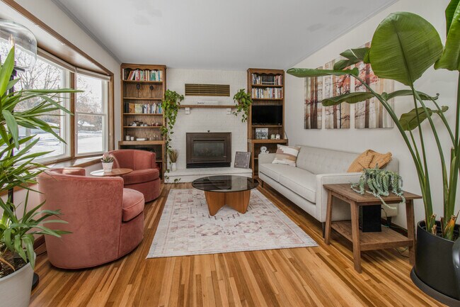 Foto del edificio - 125 Hackberry Hill
