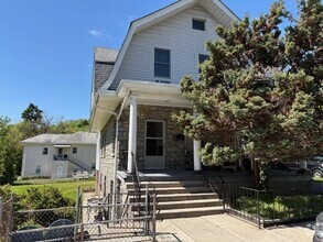 Building Photo - 13 Northfield Ave