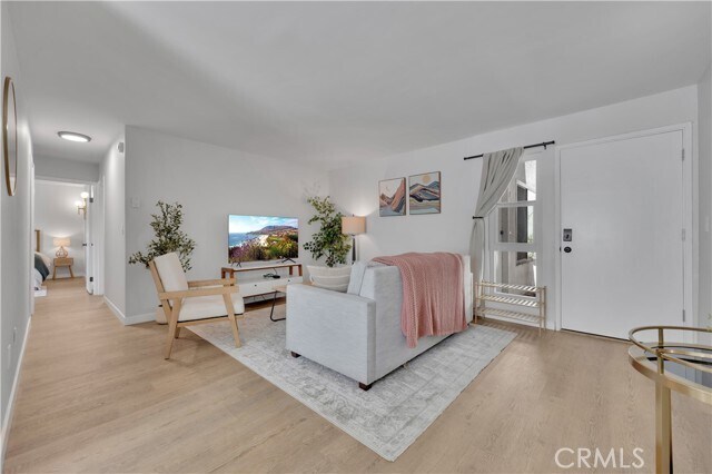 Foto principal - 6679 Linda Vista Rd