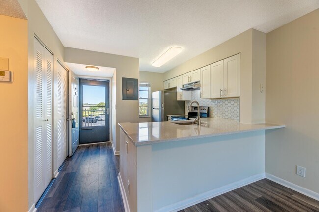Foto del edificio - 2226 N Cypress Bend Dr