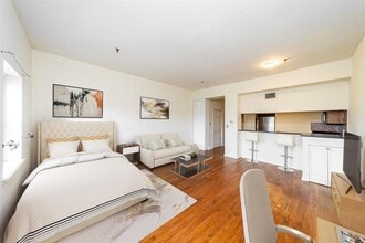 Building Photo - 227 Christopher Columbus Dr