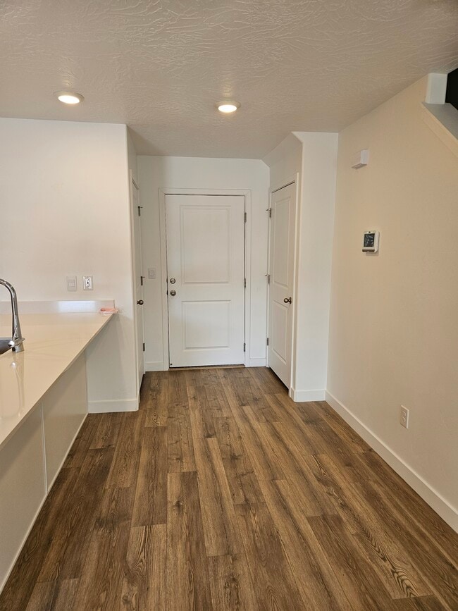 Foto del edificio - 3320 E Elkhorn Ln