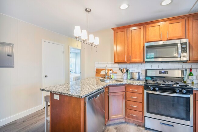 Building Photo - 46 Hazelwood Rd