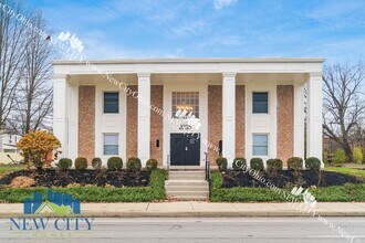 Building Photo - 2085 Building - New Rennovated 1 & 2 bedrooms starting at $989!