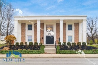 Building Photo - 2085 Building - New Rennovated 1 & 2 bedrooms starting at $989!