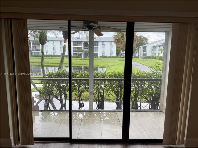 Foto del edificio - 1013 Green Pine Blvd