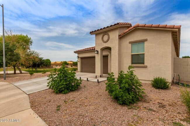 Building Photo - Gorgeous Home in Casa Grande