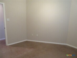 Building Photo - 758 Saengerhalle Rd Building Photo - 758 Saengerhalle Rd