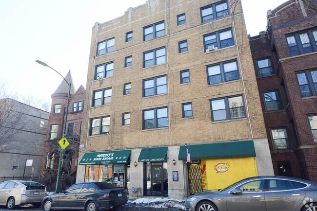 Building Photo - 714 W Belmont Ave
