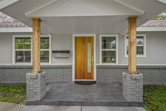 Foto del edificio - 4014 Tilson Ln