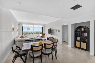 Building Photo - 151 Crandon Blvd