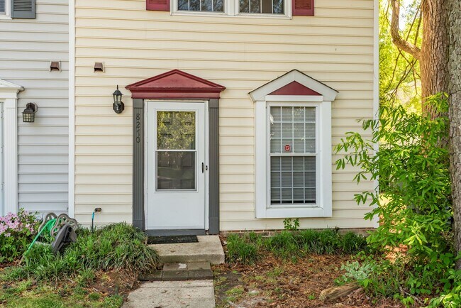 Building Photo - Charming 2bd / 1.5 ba located in East Rale...